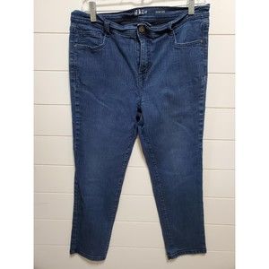Style & Co womens size 12 PS slim leg with stretch cropped skinny denim jeans